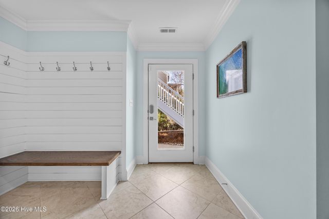 2525 Royal Palm Lane, Wilmington, NC 28409