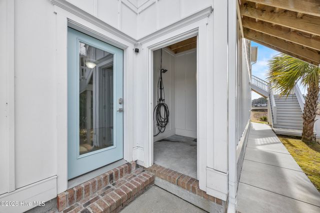 2525 Royal Palm Lane, Wilmington, NC 28409