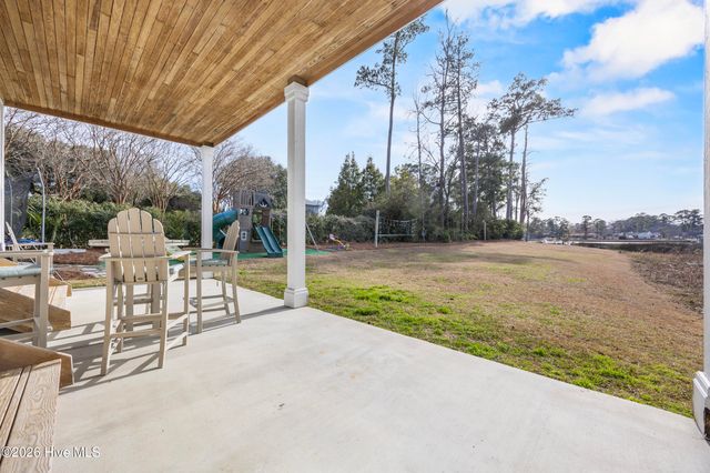 2525 Royal Palm Lane, Wilmington, NC 28409