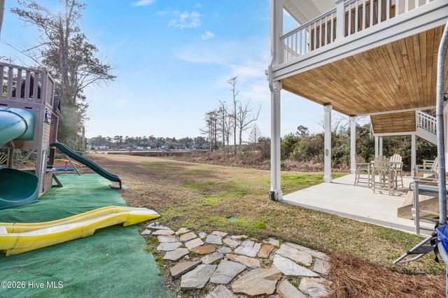2525 Royal Palm Lane, Wilmington, NC 28409