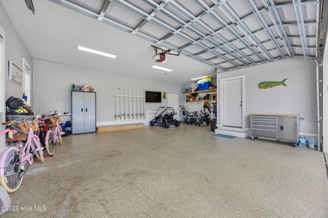 2525 Royal Palm Lane, Wilmington, NC 28409