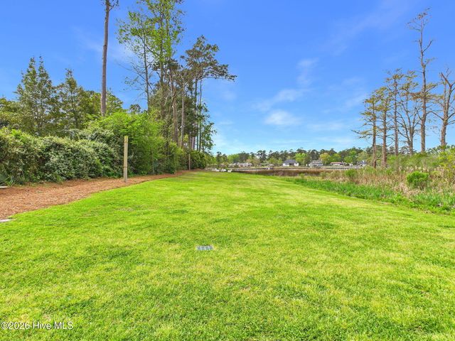 2525 Royal Palm Lane, Wilmington, NC 28409