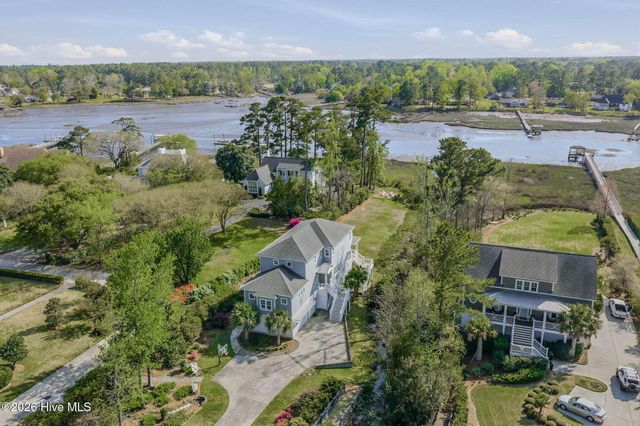 2525 Royal Palm Lane, Wilmington, NC 28409