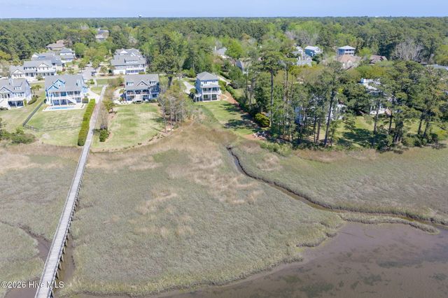 2525 Royal Palm Lane, Wilmington, NC 28409