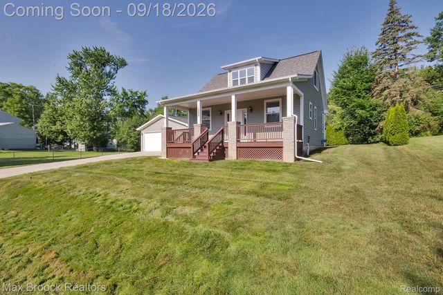 1080 Oregon Boulevard, Waterford Charter Township, MI 48327