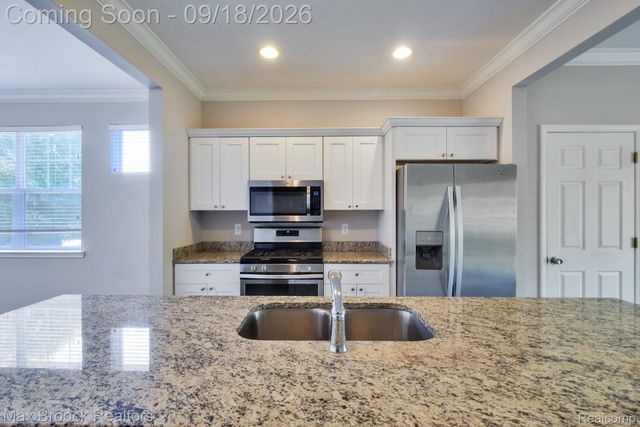 1080 Oregon Boulevard, Waterford Charter Township, MI 48327