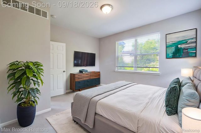 1080 Oregon Boulevard, Waterford Charter Township, MI 48327