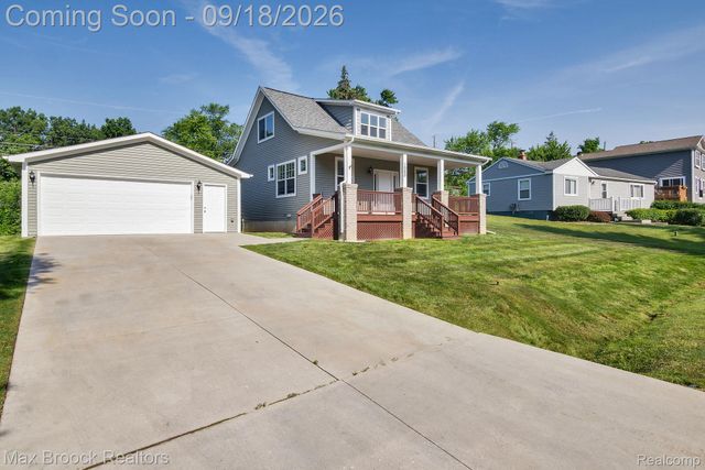 1080 Oregon Boulevard, Waterford Charter Township, MI 48327