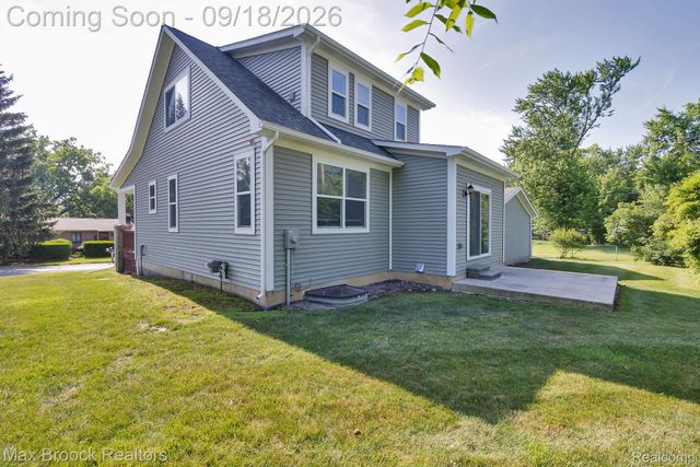 1080 Oregon Boulevard, Waterford Charter Township, MI 48327