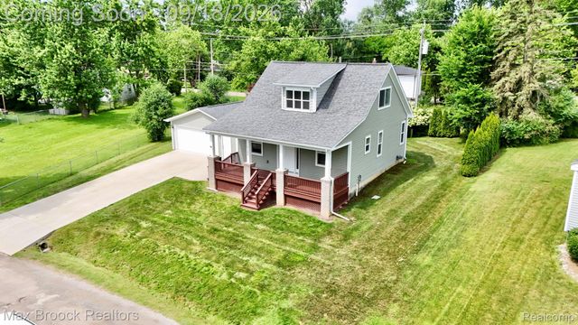 1080 Oregon Boulevard, Waterford Charter Township, MI 48327