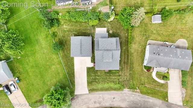1080 Oregon Boulevard, Waterford Charter Township, MI 48327