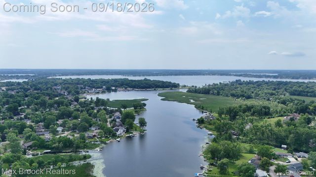 1080 Oregon Boulevard, Waterford Charter Township, MI 48327