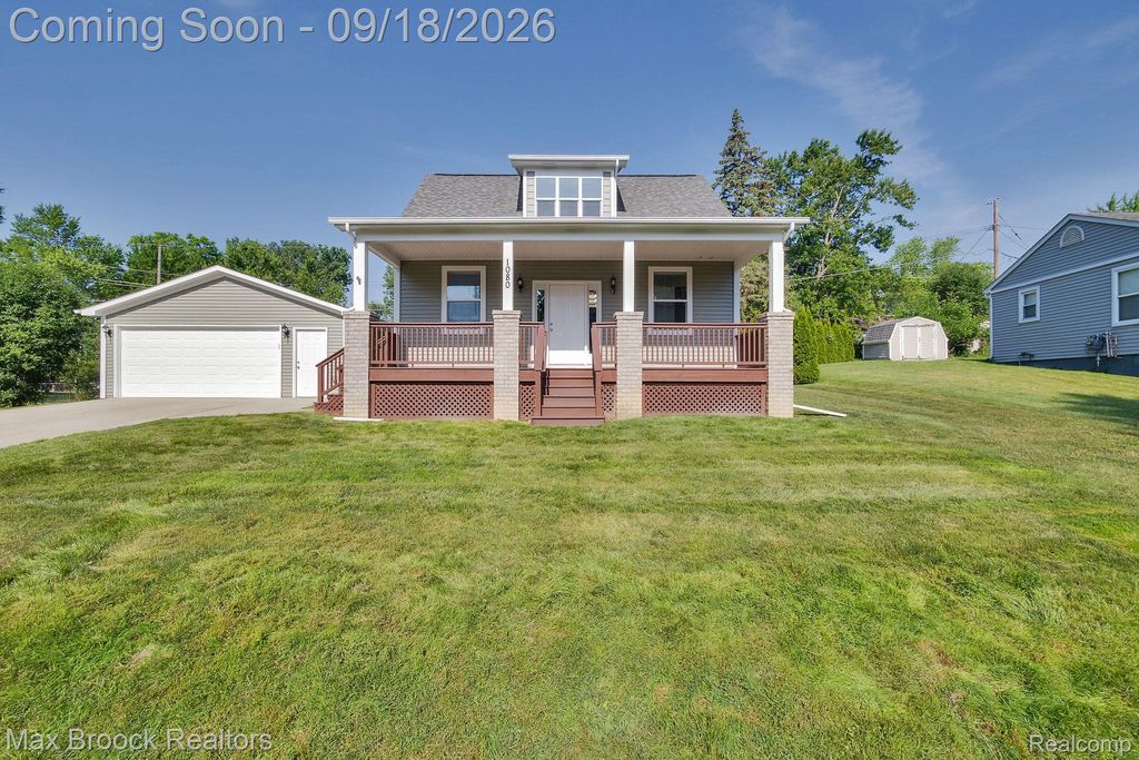 1080 Oregon Boulevard, Waterford Charter Township, MI 48327