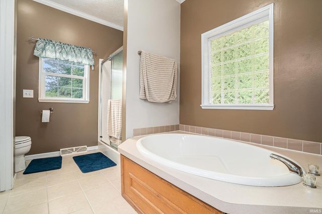 10858 County Road 4, Middlebury, IN 46540