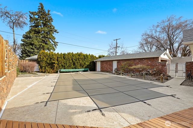 119 N 46th Avenue, Yakima, WA 98908