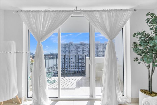 2780 NE 183rd St 1414, Aventura, FL 33160