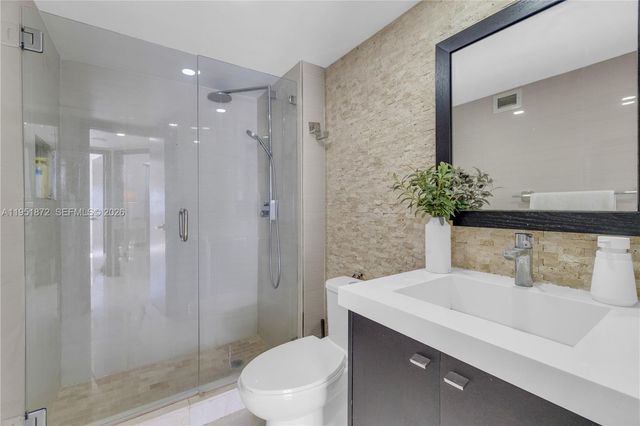 2780 NE 183rd St 1414, Aventura, FL 33160