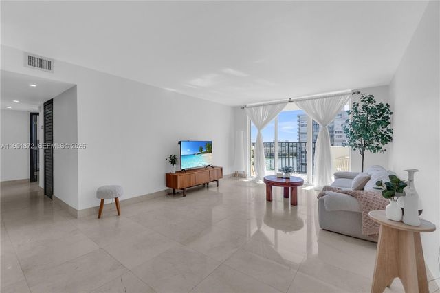 2780 NE 183rd St 1414, Aventura, FL 33160