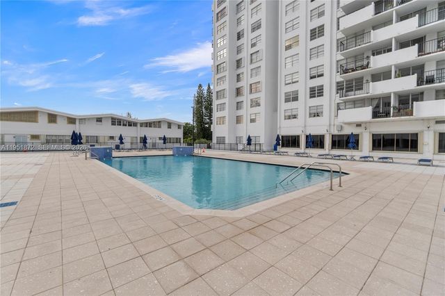 2780 NE 183rd St 1414, Aventura, FL 33160