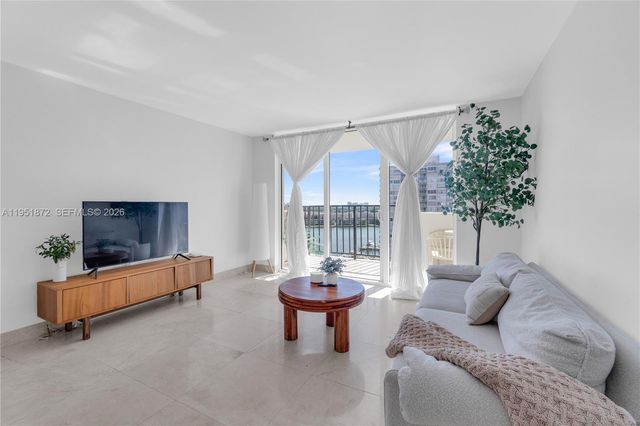 2780 NE 183rd St 1414, Aventura, FL 33160