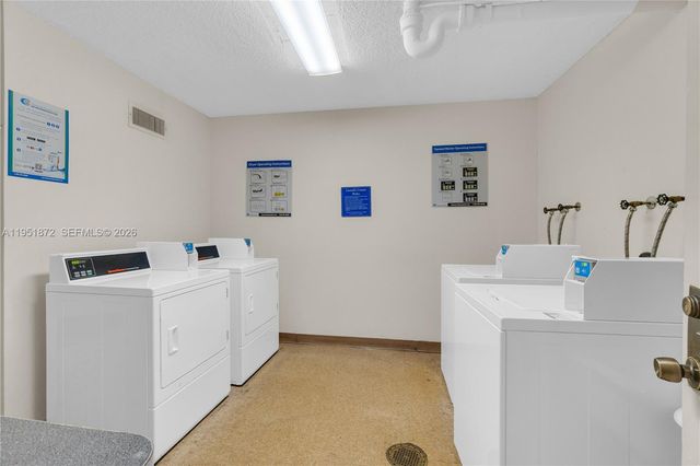 2780 NE 183rd St 1414, Aventura, FL 33160