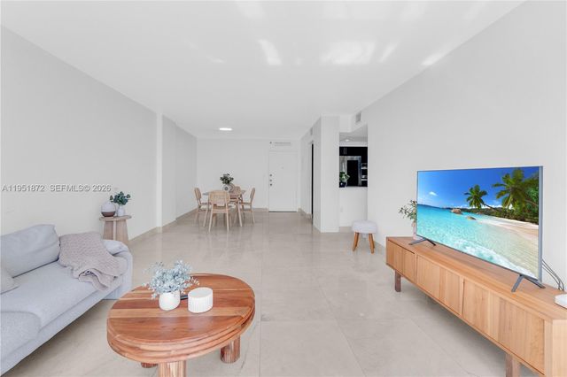 2780 NE 183rd St 1414, Aventura, FL 33160