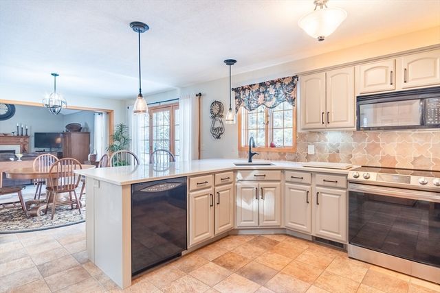 111 Aldrich St, Belchertown, MA 01007