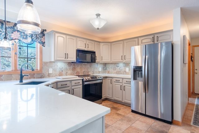 111 Aldrich St, Belchertown, MA 01007