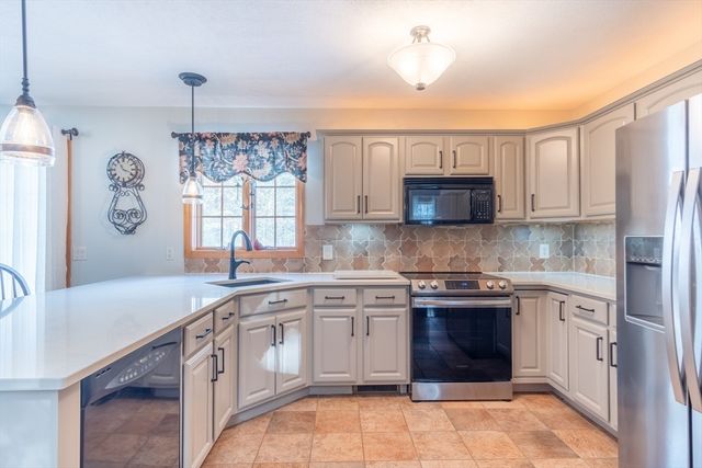 111 Aldrich St, Belchertown, MA 01007