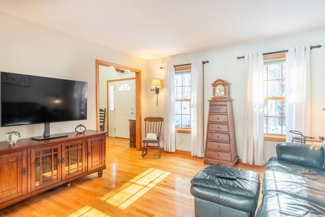 111 Aldrich St, Belchertown, MA 01007