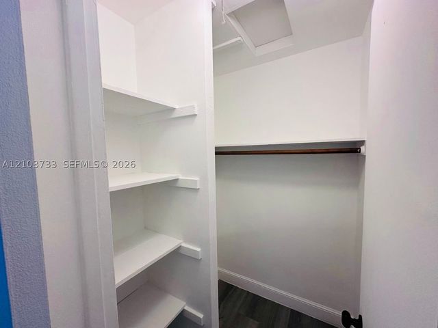 2036 NE 26th St 2, Wilton Manors, FL 33305