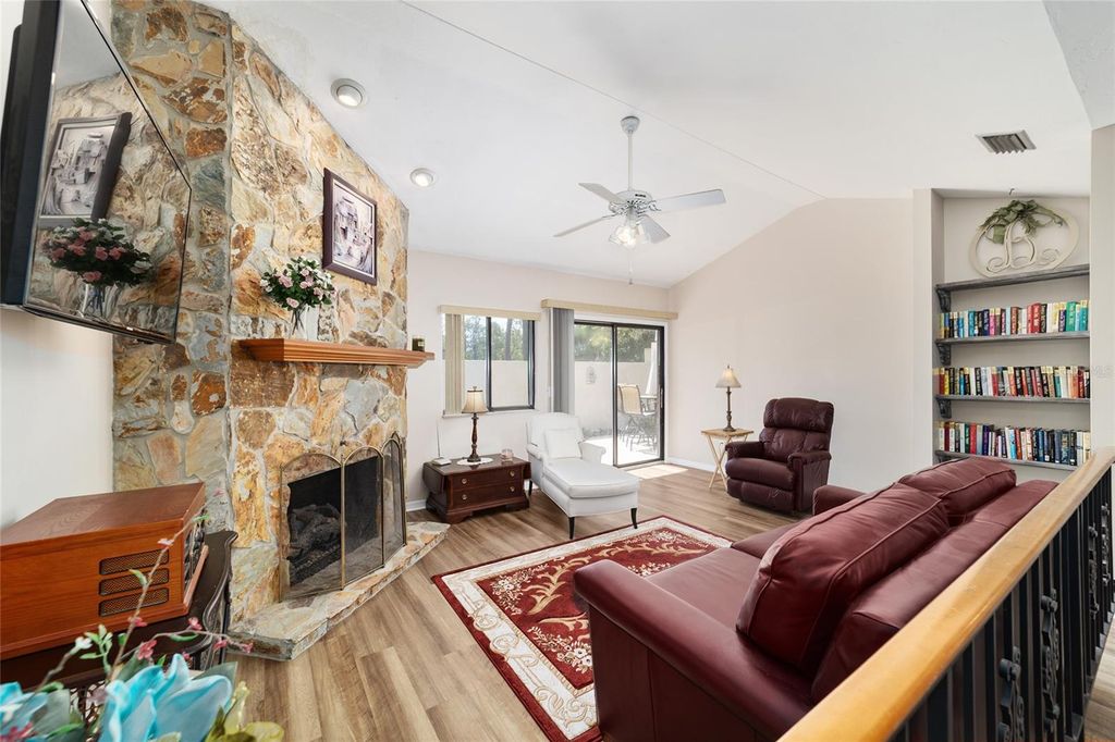 Image 11 of property listing at 1703 NE 38TH AVENUE, Ocala, FL 34470