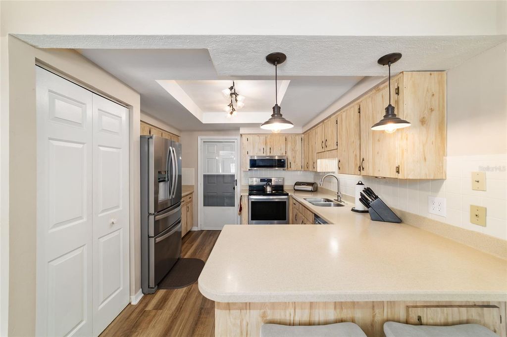 Image 17 of property listing at 1703 NE 38TH AVENUE, Ocala, FL 34470