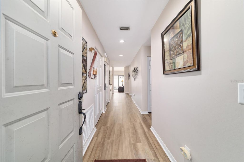 Image 4 of property listing at 1703 NE 38TH AVENUE, Ocala, FL 34470