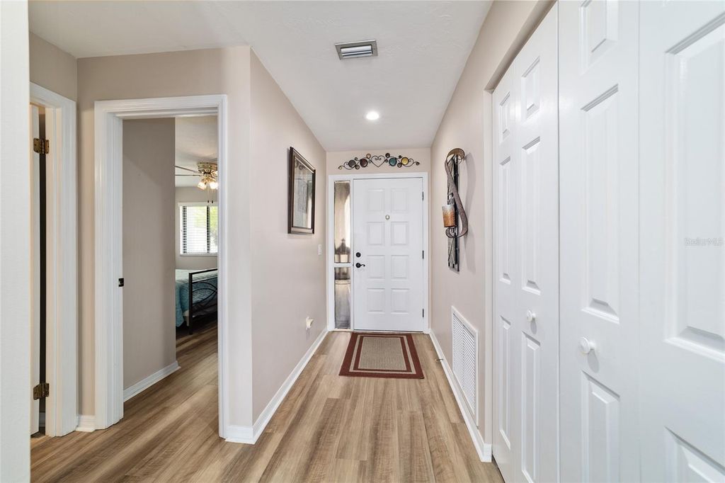 Image 5 of property listing at 1703 NE 38TH AVENUE, Ocala, FL 34470