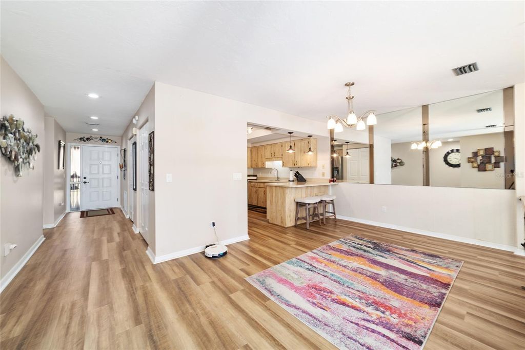 Image 8 of property listing at 1703 NE 38TH AVENUE, Ocala, FL 34470