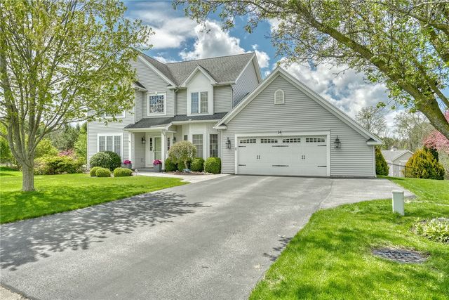 14 Summer Pond Way, Chili, NY 14624