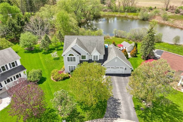 14 Summer Pond Way, Chili, NY 14624