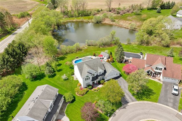 14 Summer Pond Way, Chili, NY 14624