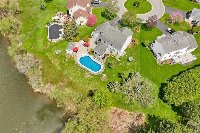 14 Summer Pond Way, Chili, NY 14624