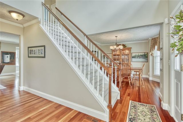 14 Summer Pond Way, Chili, NY 14624