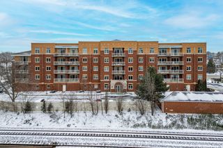 500 E Saint Charles Road 302, Lombard, IL 60148