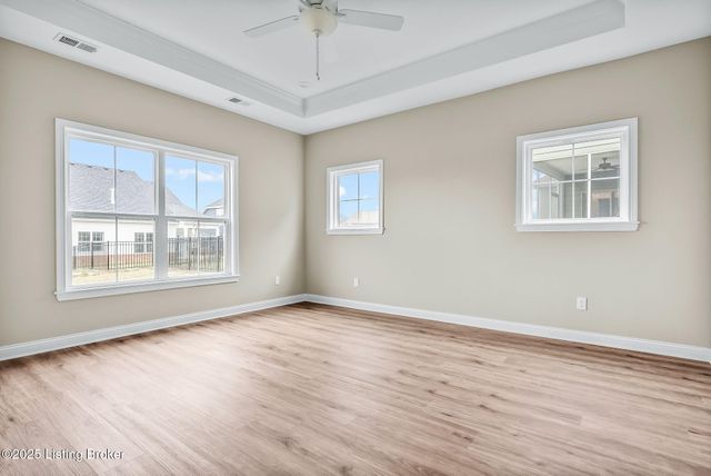 3700 Scarlet Oak Ln, La Grange, KY 40031