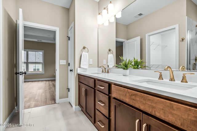 3700 Scarlet Oak Ln, La Grange, KY 40031