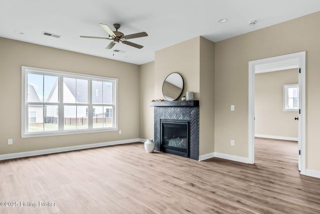 3700 Scarlet Oak Ln, La Grange, KY 40031