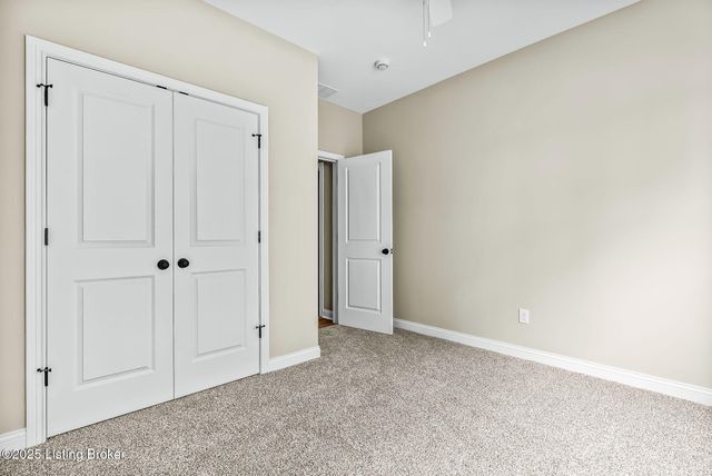 3700 Scarlet Oak Ln, La Grange, KY 40031