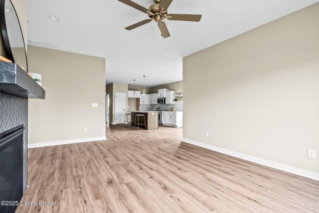 3700 Scarlet Oak Ln, La Grange, KY 40031