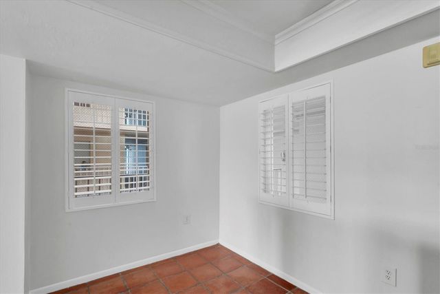 4900 38TH WAY S 302, St Petersburg, FL 33711