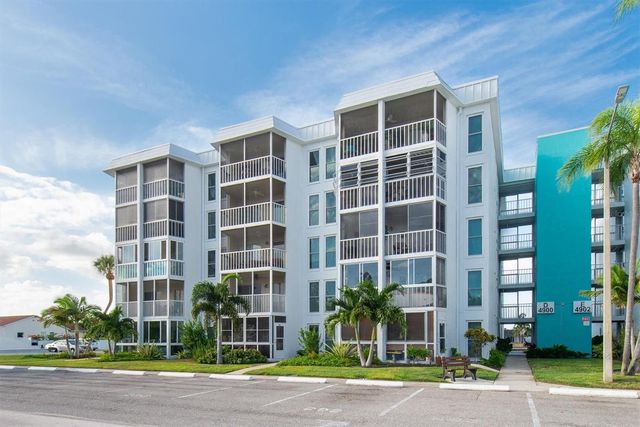 4900 38TH WAY S 302, St Petersburg, FL 33711