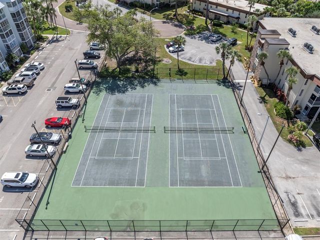 4900 38TH WAY S 302, St Petersburg, FL 33711